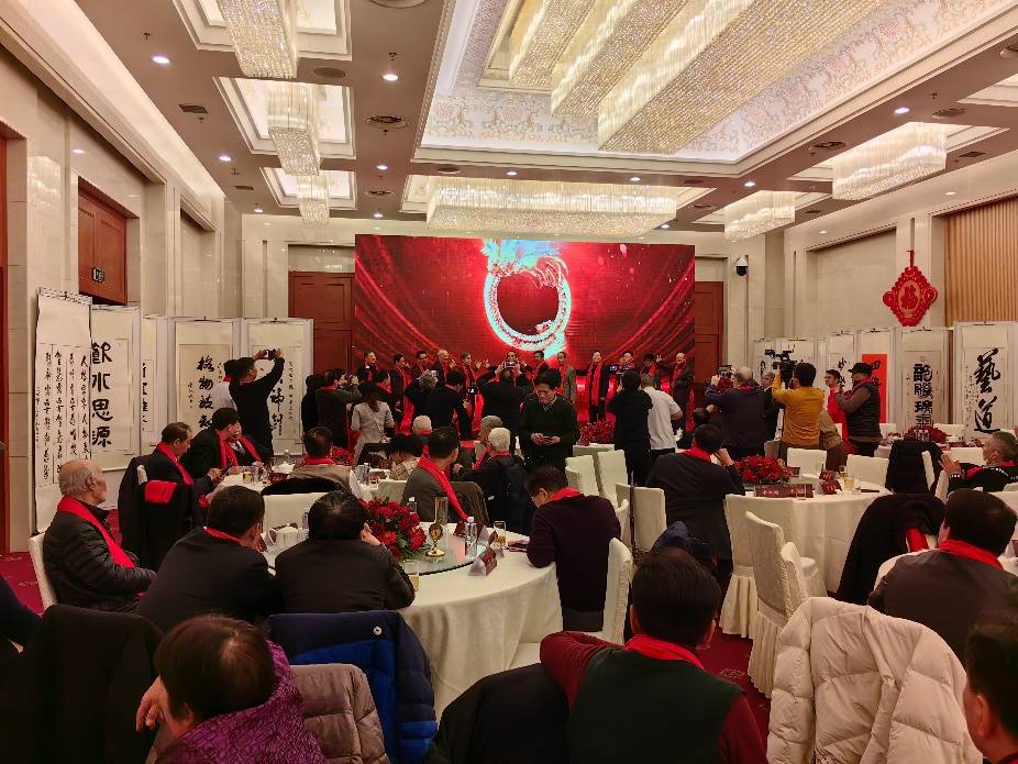 2f1f3-28c65b37793944c88eb13531c79bb91b 榜书喜讯传寰宇 国粹奇葩播馥芬——2024中国东方文化研究会榜书文化专业委员会新春联谊会暨首届中国名家榜书作品邀请展在北京人民大会堂宾馆成功举行-图片7