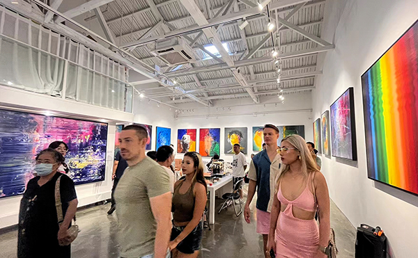 左晋《游走的微尘》个人画展在北京开展-图片1